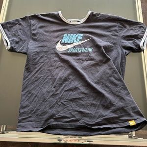 nike t shirt
